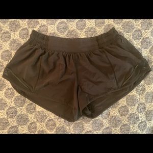 Lululemon Hotty Hot Shorts Low Rise, size 6!